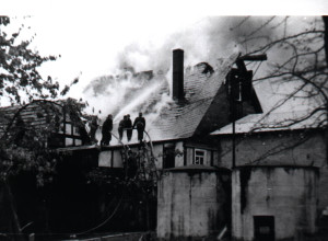 Das Bauernhaus Reppel, eines der schönsten Fachwerkhäuser Grissenbachs, brannte am 29.10.1967 völlig ab. 
