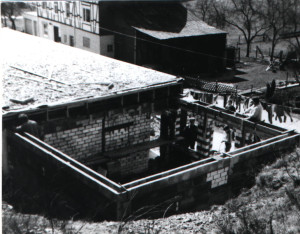 Der Anbau des Schulungsraums an das Grissenbacher Feuerwehrgerätehaus ging 1980 zügig über die Bühne. 
