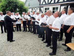 CIMG9877 MGV Freude Grissenbach und KAB-Chor Walpersdorf mit Chorleiter Uwe Werthebach